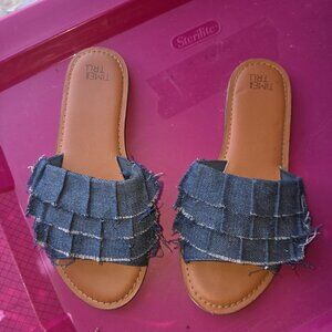 Time and Tru - slip-on sandle - denim - size 6